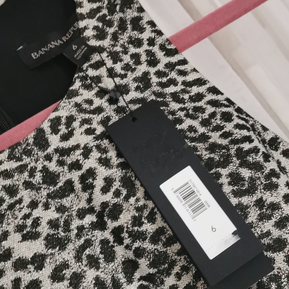 Banana Republic stunning animal print dress, size 6, black/beige/silver - Picture 3 of 6